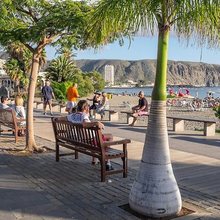 Few Steps From The Beach Hostel In Los Cristianos Arona  Ngoại thất bức ảnh