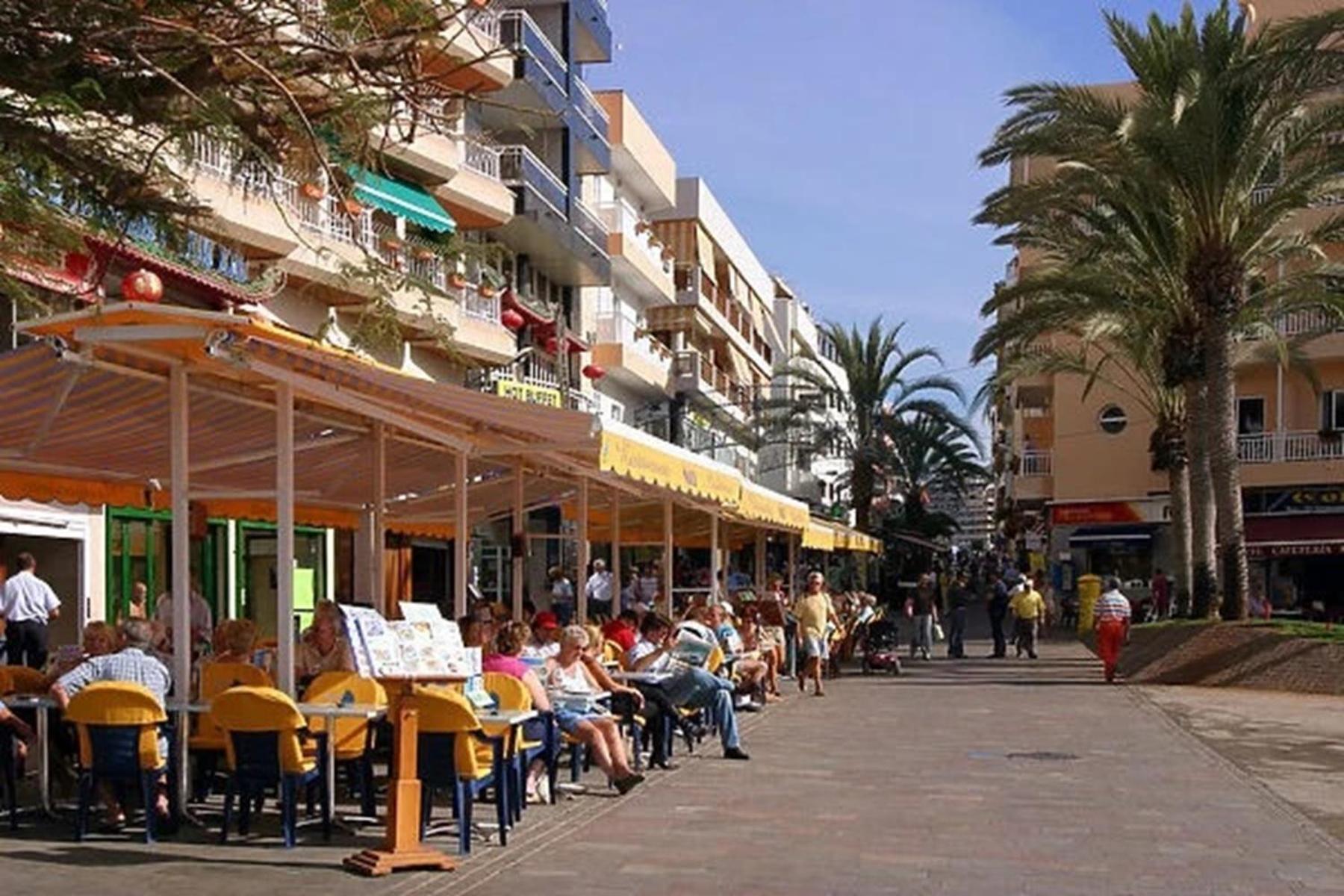 Few Steps From The Beach Hostel In Los Cristianos Arona  Ngoại thất bức ảnh