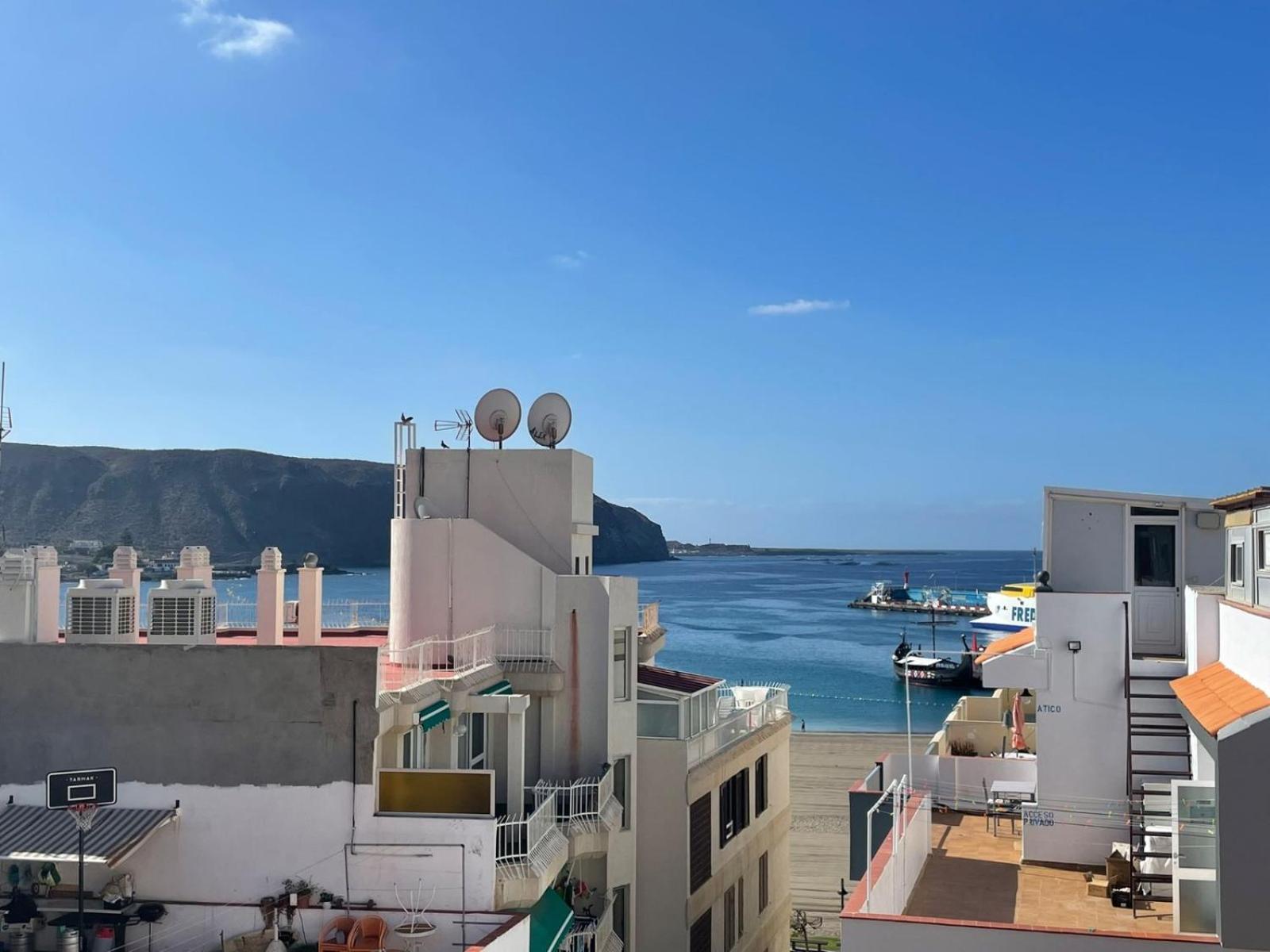 Few Steps From The Beach Hostel In Los Cristianos Arona  Ngoại thất bức ảnh