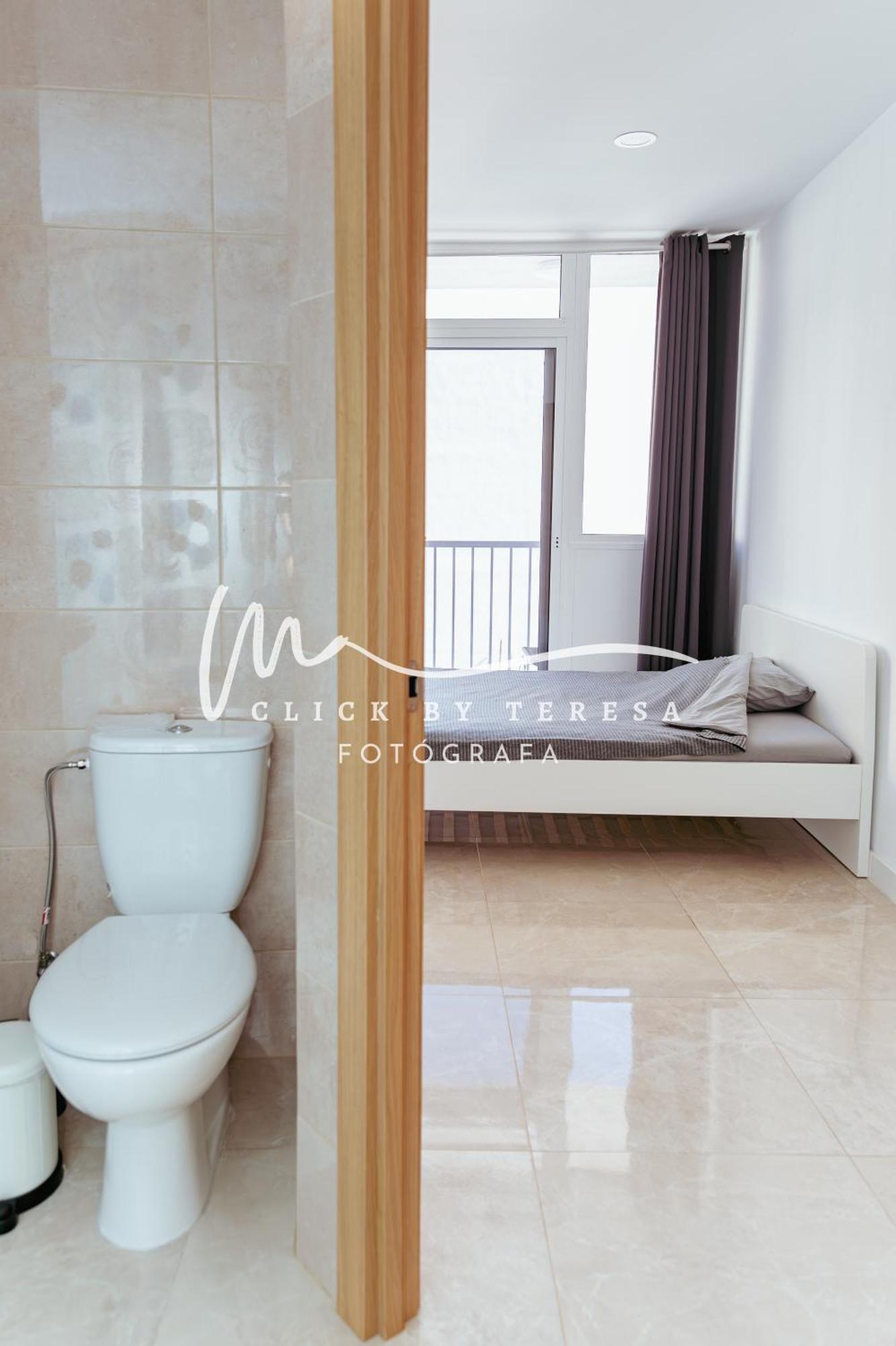 Few Steps From The Beach Hostel In Los Cristianos Arona  Ngoại thất bức ảnh