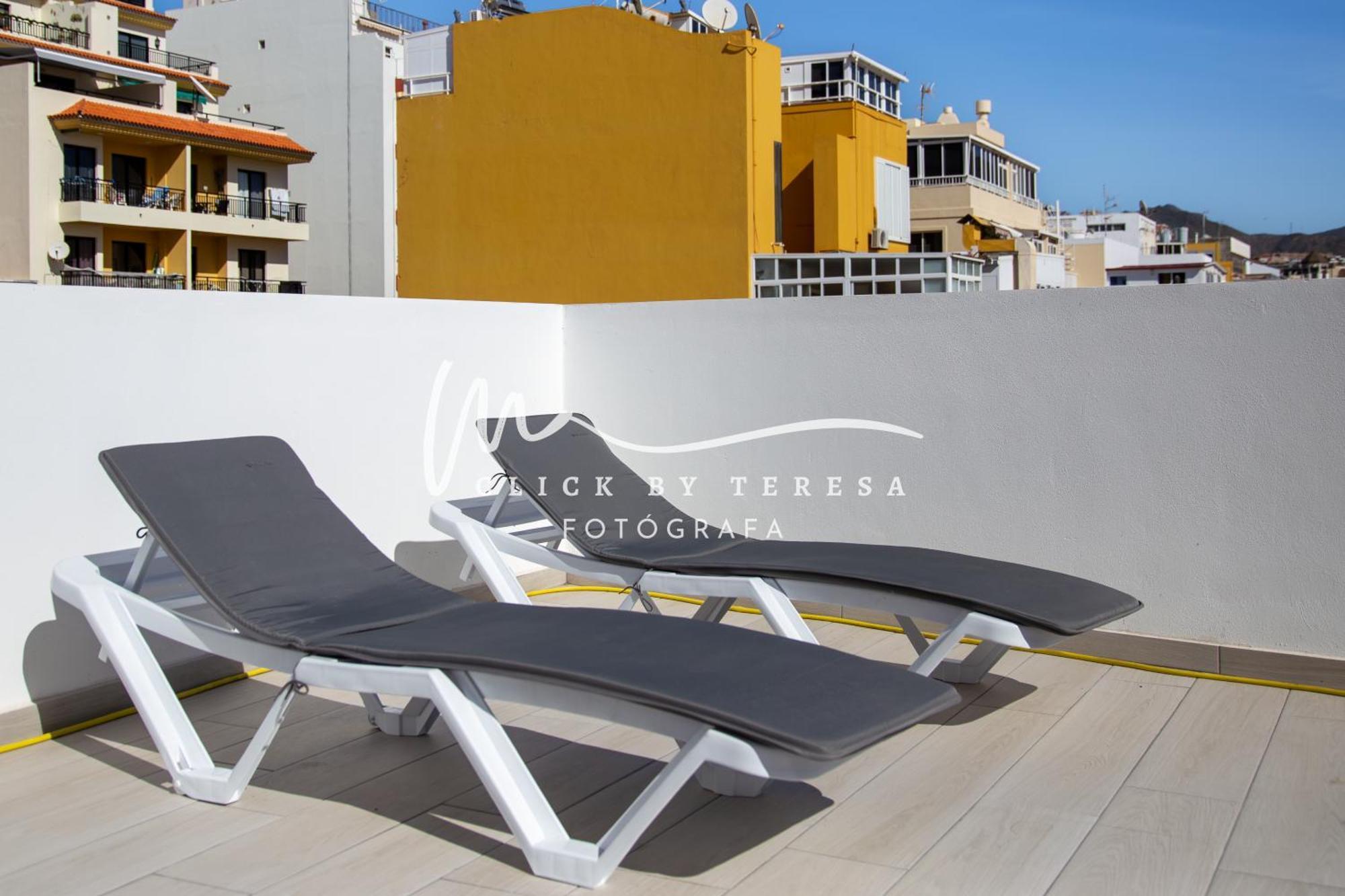 Few Steps From The Beach Hostel In Los Cristianos Arona  Ngoại thất bức ảnh