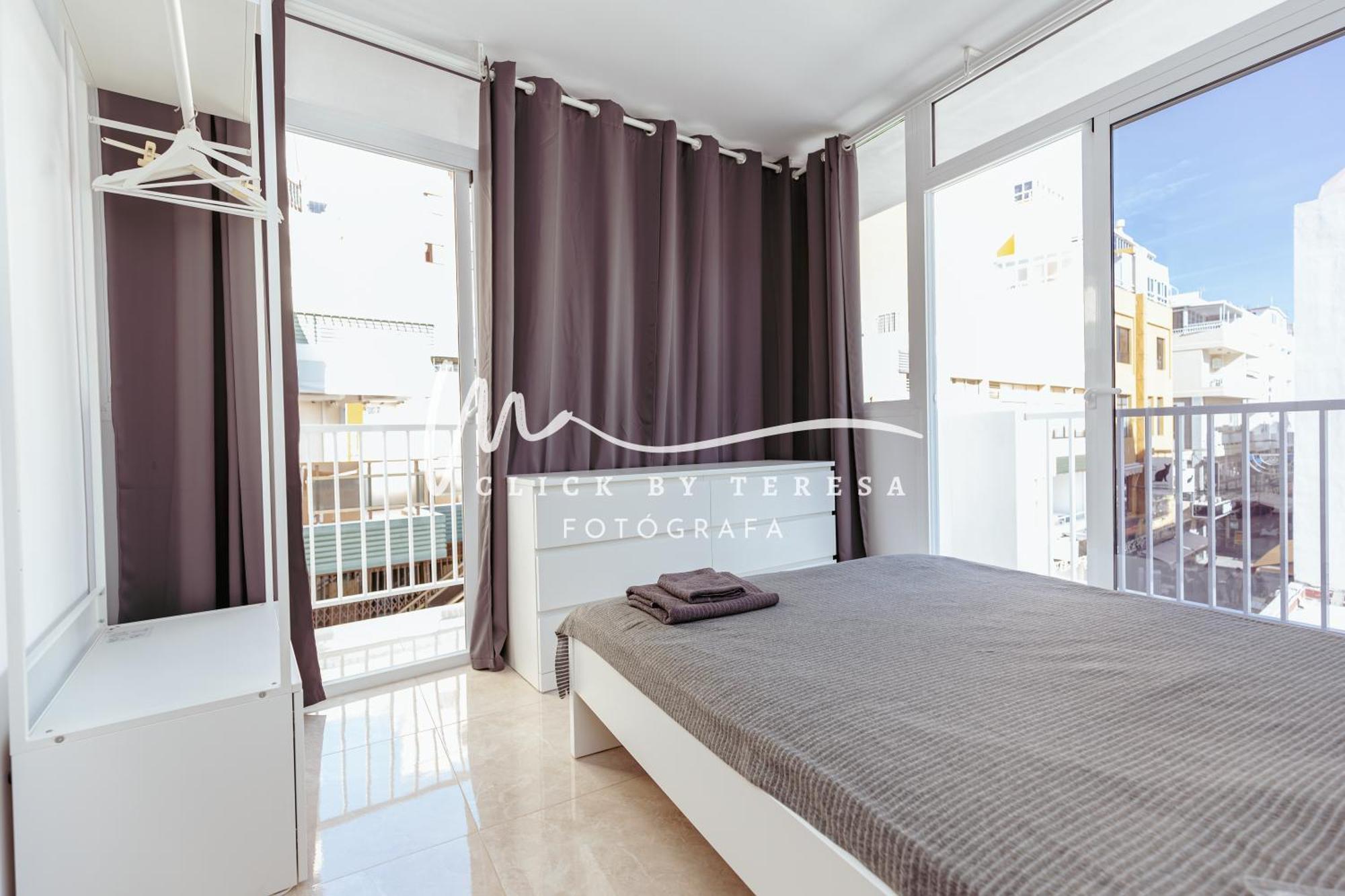 Few Steps From The Beach Hostel In Los Cristianos Arona  Ngoại thất bức ảnh