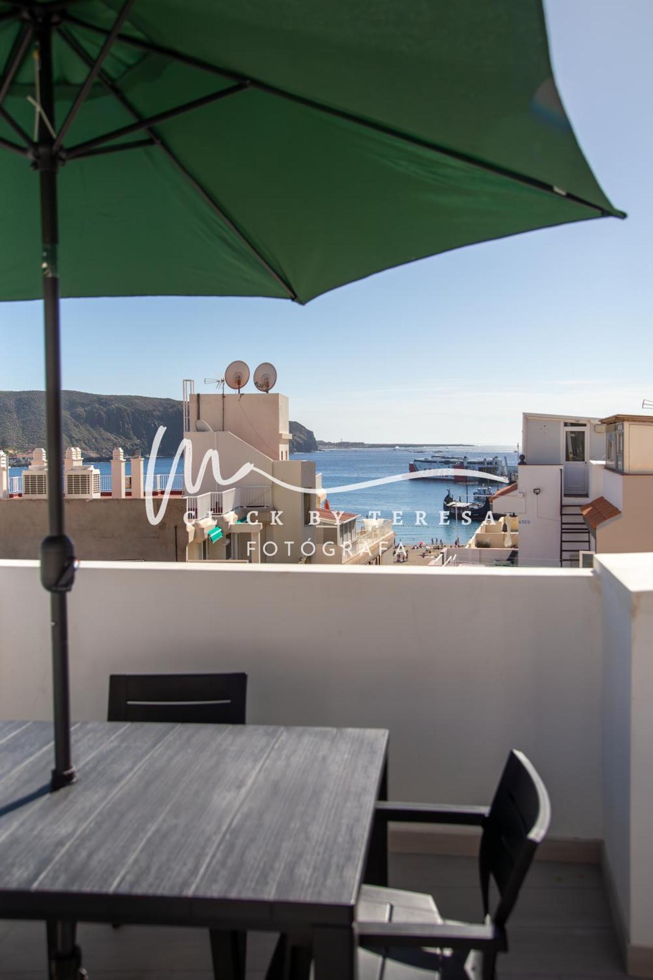 Few Steps From The Beach Hostel In Los Cristianos Arona  Ngoại thất bức ảnh